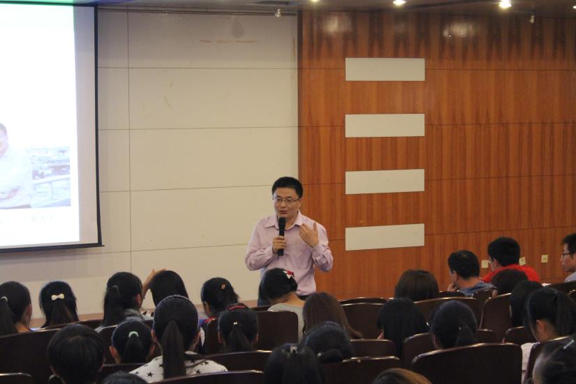 旅游与3044am永利集团3044noc副经理石媚山对专业学习提出要求 旅游与3044am永利集团3044noc副经理石媚山对专业学习提出要求